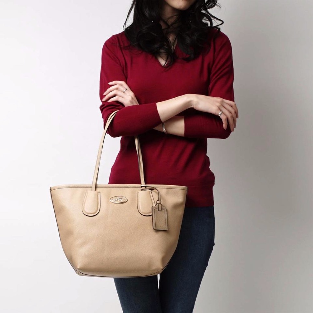 COACH TAXI Brown Crossgrain Leather Tote purse